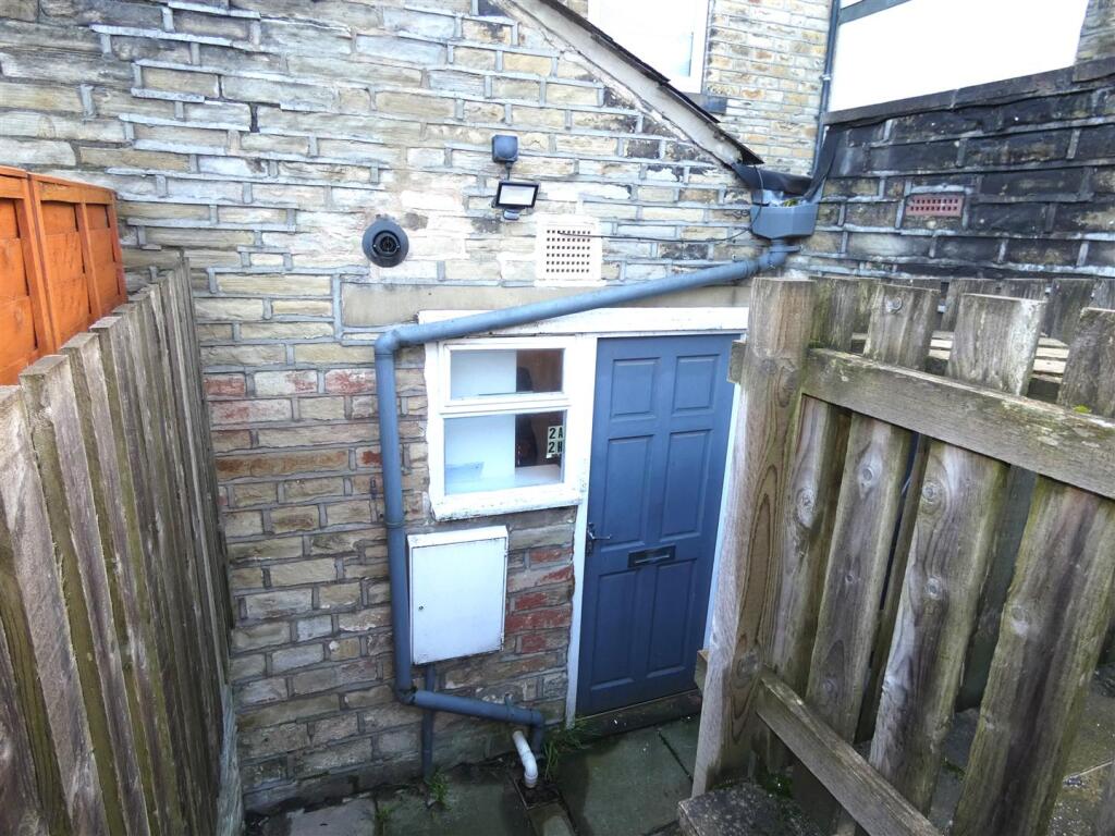 0 bed House (unspecified) for rent in Halifax. From Reloc8Properties Limited - Halifax