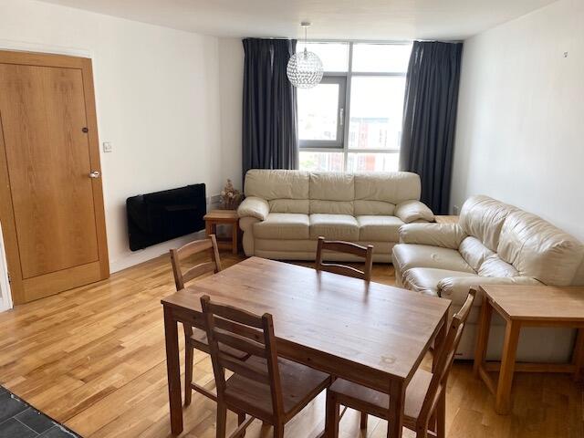 2 bed Apartment for rent in Cardiff. From Ian Walters Property Letting & Management - Penarth 2 bed Apartment for rent in Cardiff. From Ian Walters Property Letting & Management - Penarth
