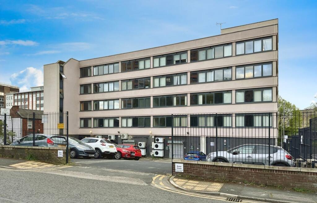1 bed 1st Floor Flat for rent in Stockport. From Infinite Property Ltd - Warrington