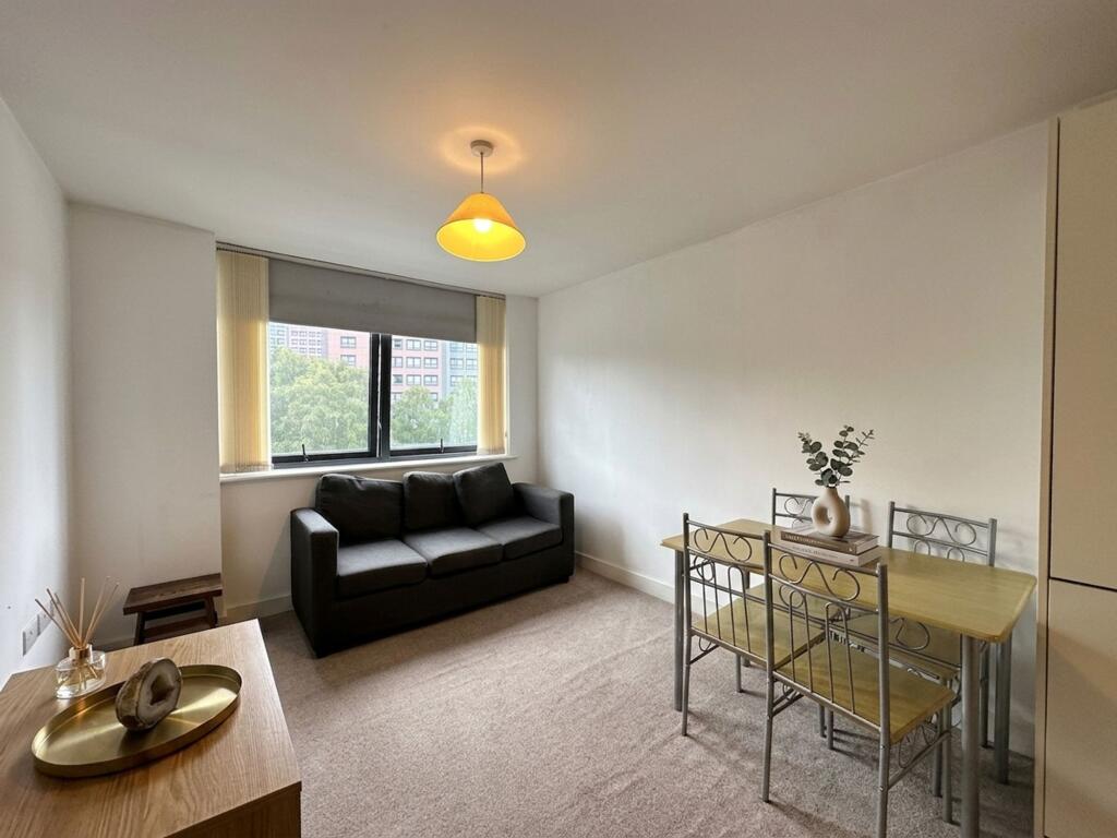 1 bed 1st Floor Flat for rent in Stockport. From Infinite Property Ltd - Warrington