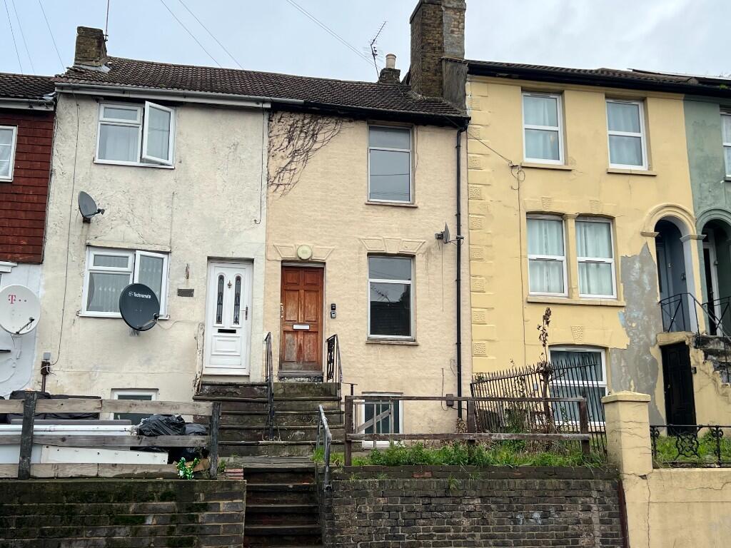 2 bed Mid Terraced House for rent in Chatham. From Island Homes - Kent