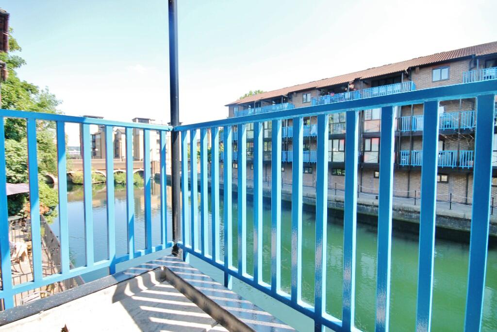 1 bed 1st Floor Flat for rent in London. From Island Homes - Kent