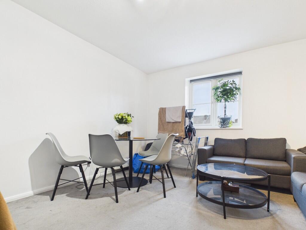 2 bed 1st Floor Flat for rent in London. From Island Homes - Kent 2 bed 1st Floor Flat for rent in London. From Island Homes - Kent