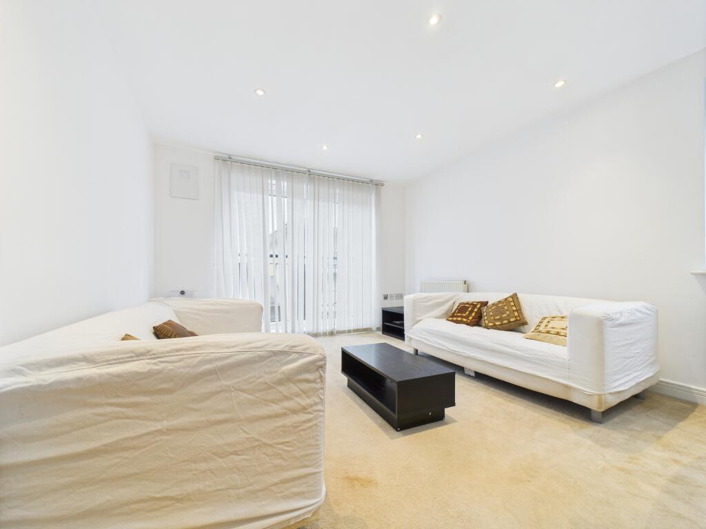 2 bed 1st Floor Flat for rent in London. From Island Homes - Kent
