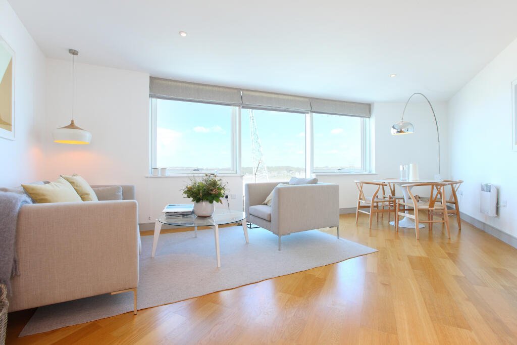 2 bed Apartment for rent in Chatham. From Island Homes - Kent