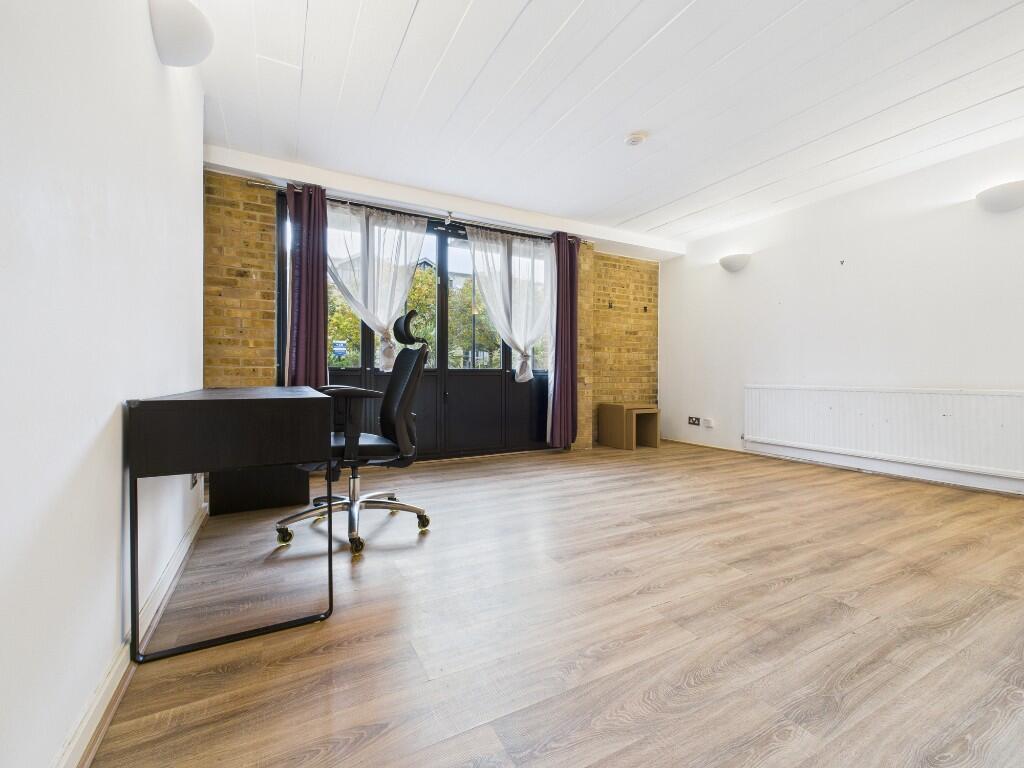 2 bed 1st Floor Flat for rent in London. From Island Homes - Kent