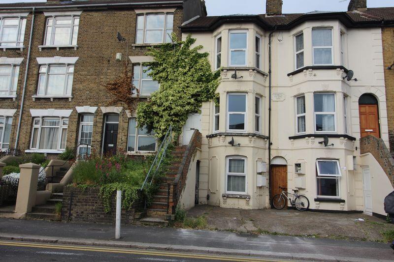 1 bed 1st Floor Flat for rent in Chatham. From Island Homes - Kent 1 bed 1st Floor Flat for rent in Chatham. From Island Homes - Kent