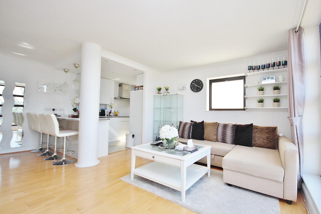 2 bed Apartment for rent in Poplar. From Island Homes - Kent 2 bed Apartment for rent in Poplar. From Island Homes - Kent