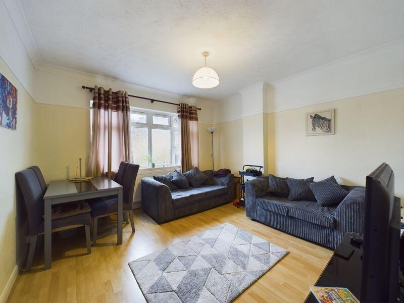 2 bed 1st Floor Flat for rent in Chatham. From Island Homes - Kent