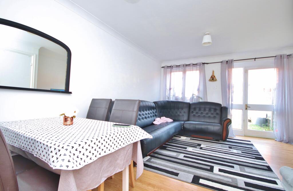 3 bed Mid Terraced House for rent in East Ham. From Island Homes - Kent 3 bed Mid Terraced House for rent in East Ham. From Island Homes - Kent
