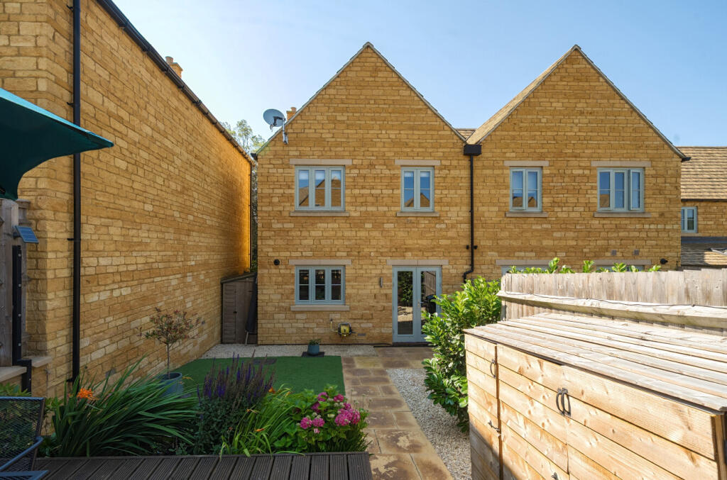3 bed Mid Terraced House for rent in Chipping Campden. From Jackson - Stops - Chipping Campden 3 bed Mid Terraced House for rent in Chipping Campden. From Jackson - Stops - Chipping Campden