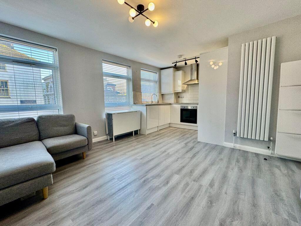 1 bed 1st Floor Flat for rent in Southampton. From Jackson Bailey - Botley