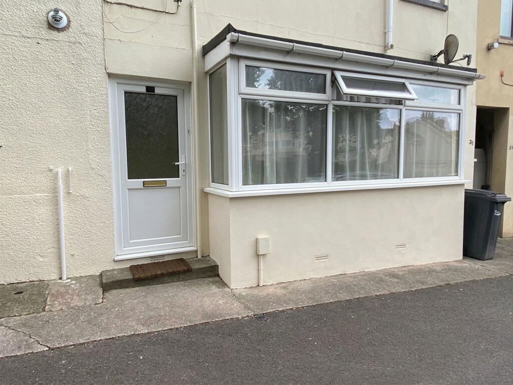 1 bed House (unspecified) for rent in Torquay. From Dart & Partners - Teignmouth