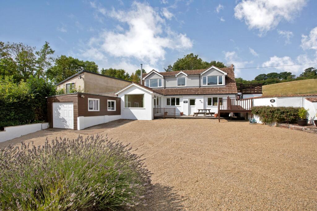 3 bed Cottage for rent in Dawlish. From Dart & Partners - Teignmouth 3 bed Cottage for rent in Dawlish. From Dart & Partners - Teignmouth