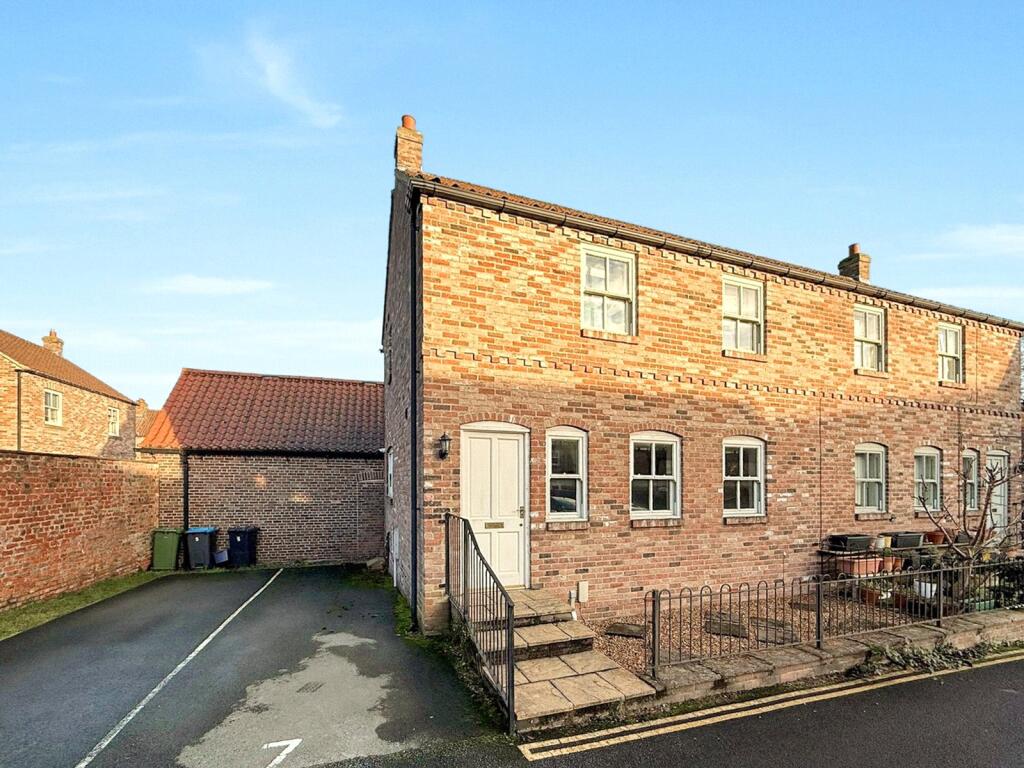 3 bed Semi Detached for rent in Thirsk. From James Winn Estate Agents - Thirsk