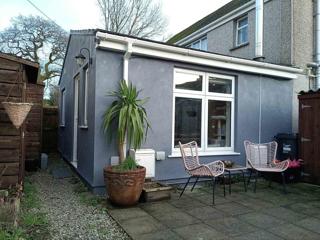 1 bed Semi-detached bungalow for rent in Menheniot. From Jefferys - Lostwithiel 1 bed Semi-detached bungalow for rent in Menheniot. From Jefferys - Lostwithiel