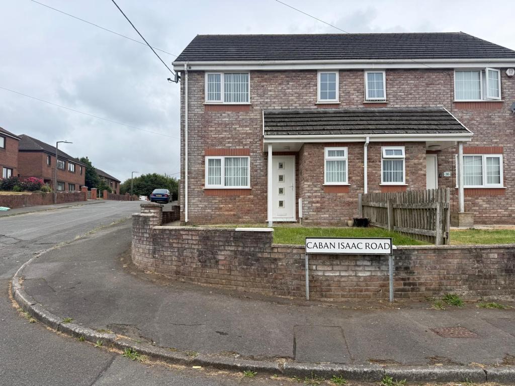 3 bed Semi-Detached for rent in Swansea. From Swansea West Lettings - Swansea 3 bed Semi-Detached for rent in Swansea. From Swansea West Lettings - Swansea