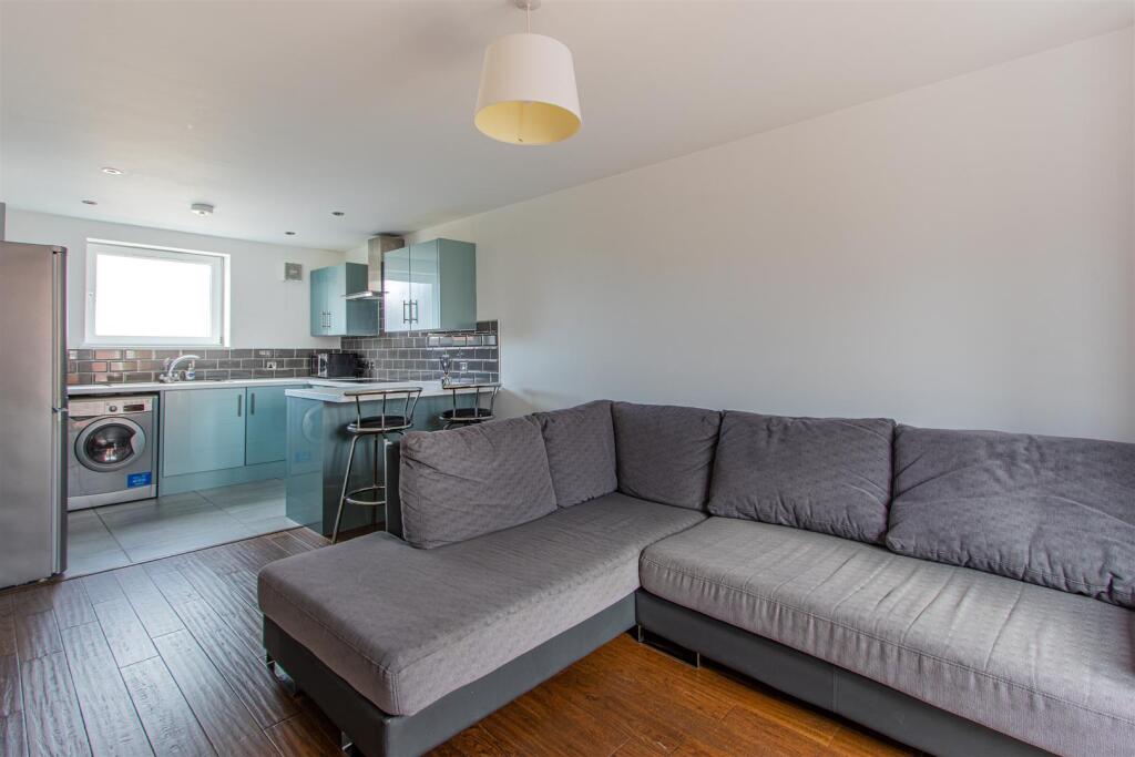 1 bed Apartment for rent in Tongwynlais. From Jeffrey Ross - Llanishen 1 bed Apartment for rent in Tongwynlais. From Jeffrey Ross - Llanishen