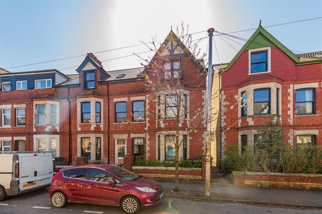 2 bed Apartment for rent in St Fagans. From Jeffrey Ross - Pontcanna