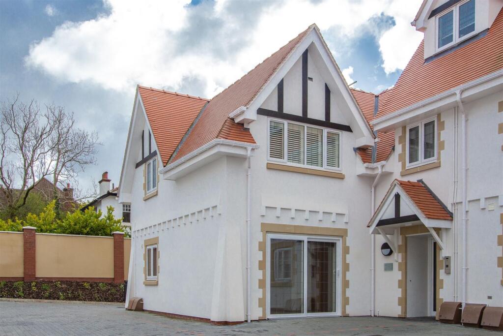 1 bed Apartment for rent in St Fagans. From Jeffrey Ross - Pontcanna