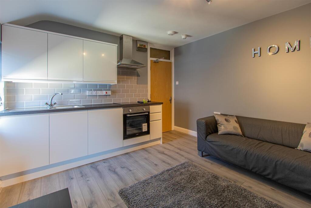 1 bed 1st Floor Flat for rent in Cardiff. From Jeffrey Ross - Roath