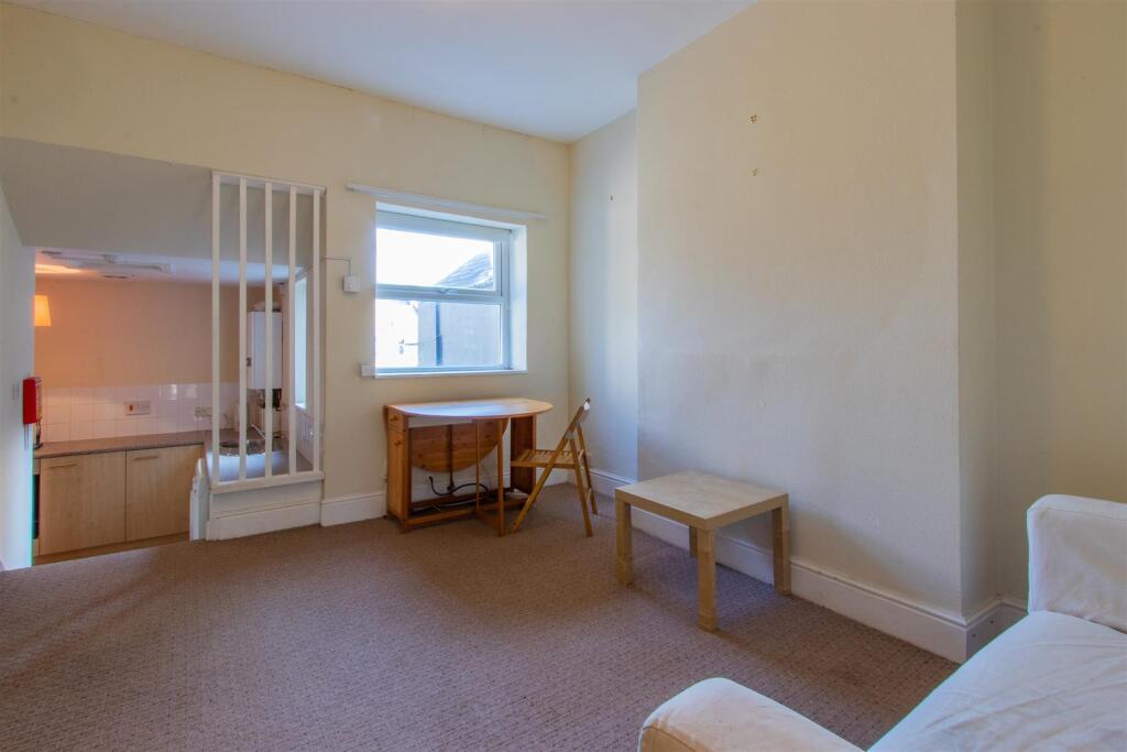 1 bed 1st Floor Flat for rent in Cardiff. From Jeffrey Ross - Roath