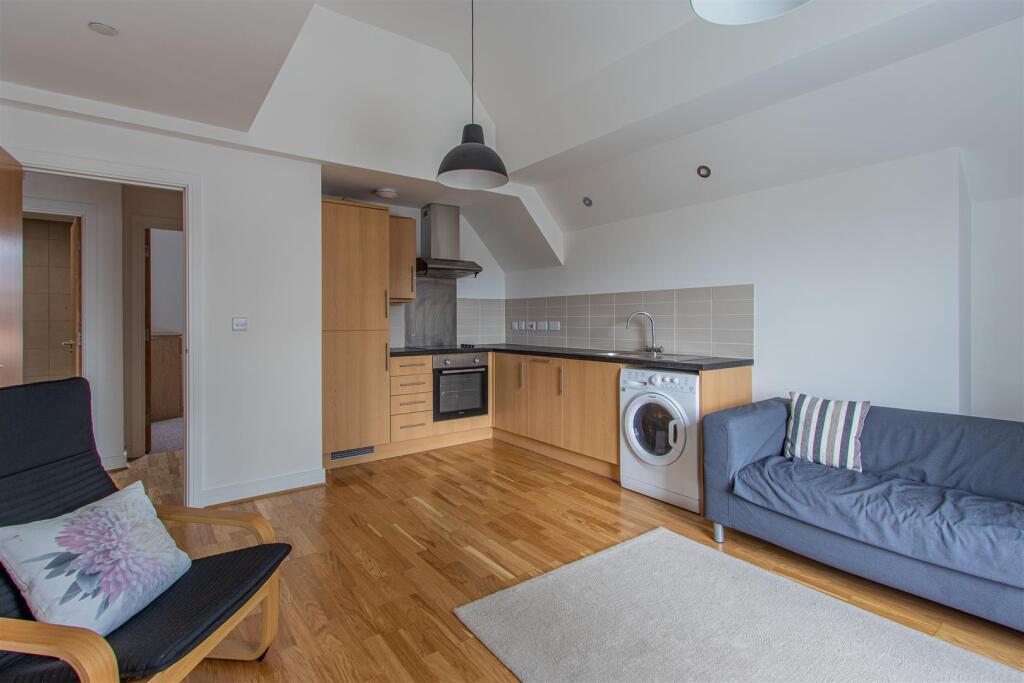 2 bed 1st Floor Flat for rent in Cardiff. From Jeffrey Ross - Roath 2 bed 1st Floor Flat for rent in Cardiff. From Jeffrey Ross - Roath
