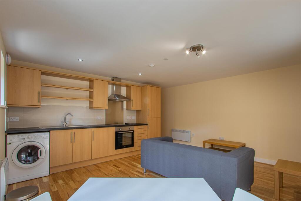 1 bed 1st Floor Flat for rent in Cardiff. From Jeffrey Ross - Roath
