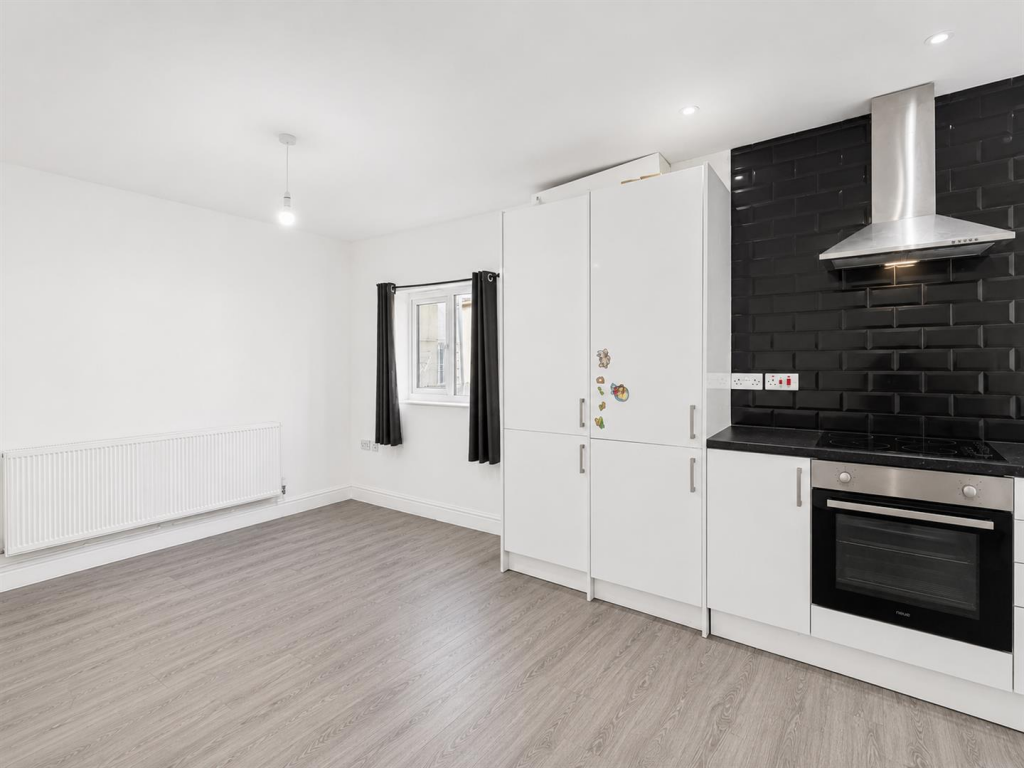 2 bed 1st Floor Flat for rent in Cardiff. From Jeffrey Ross - Roath
