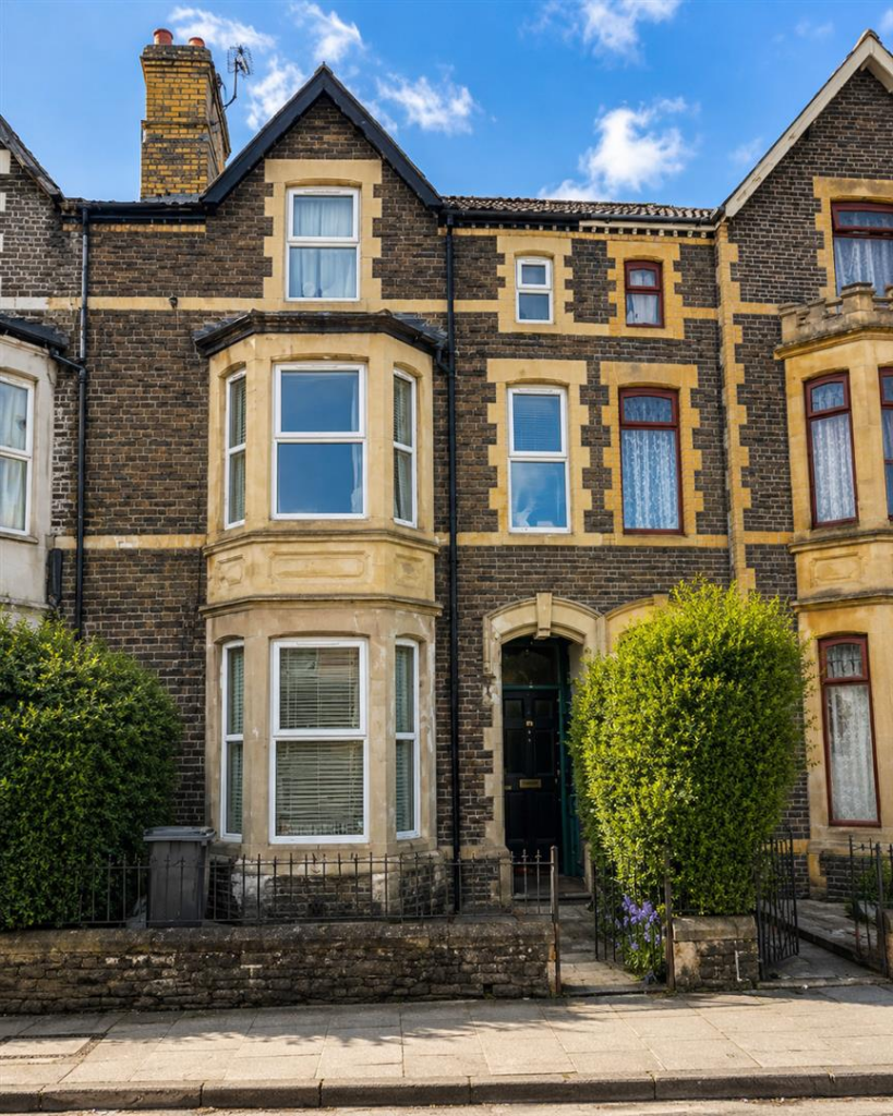6 bed Mid Terraced House for rent in Cardiff. From Jeffrey Ross - Roath