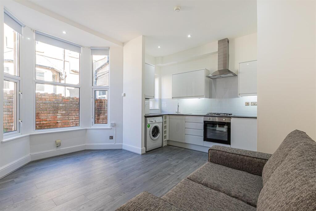 1 bed 1st Floor Flat for rent in Cardiff. From Jeffrey Ross - Roath 1 bed 1st Floor Flat for rent in Cardiff. From Jeffrey Ross - Roath