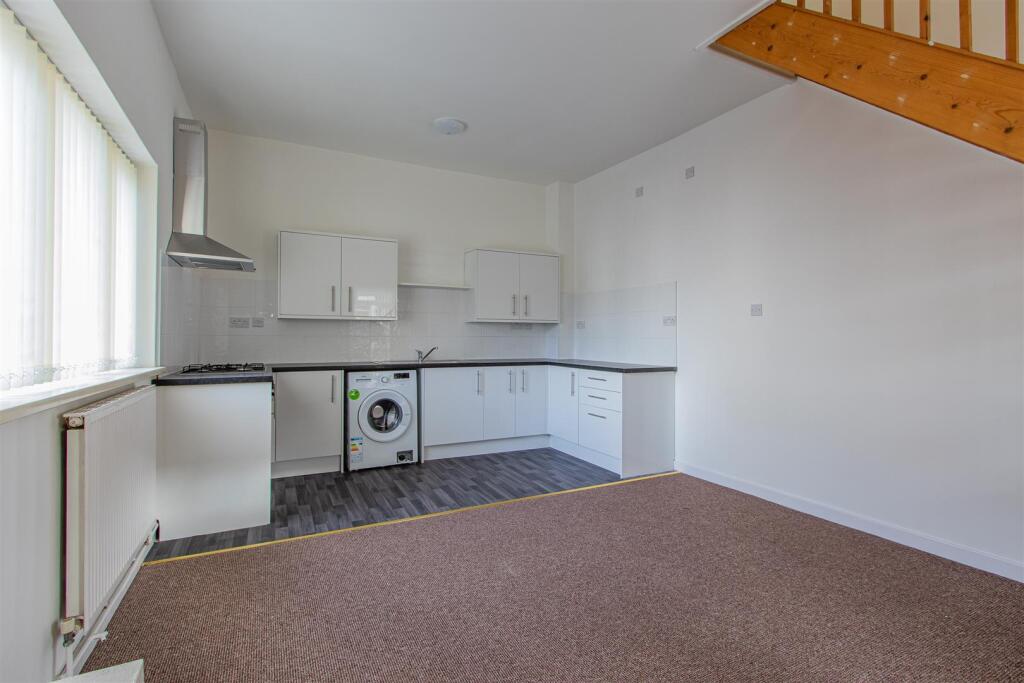 1 bed 1st Floor Flat for rent in Cardiff. From Jeffrey Ross - Roath
