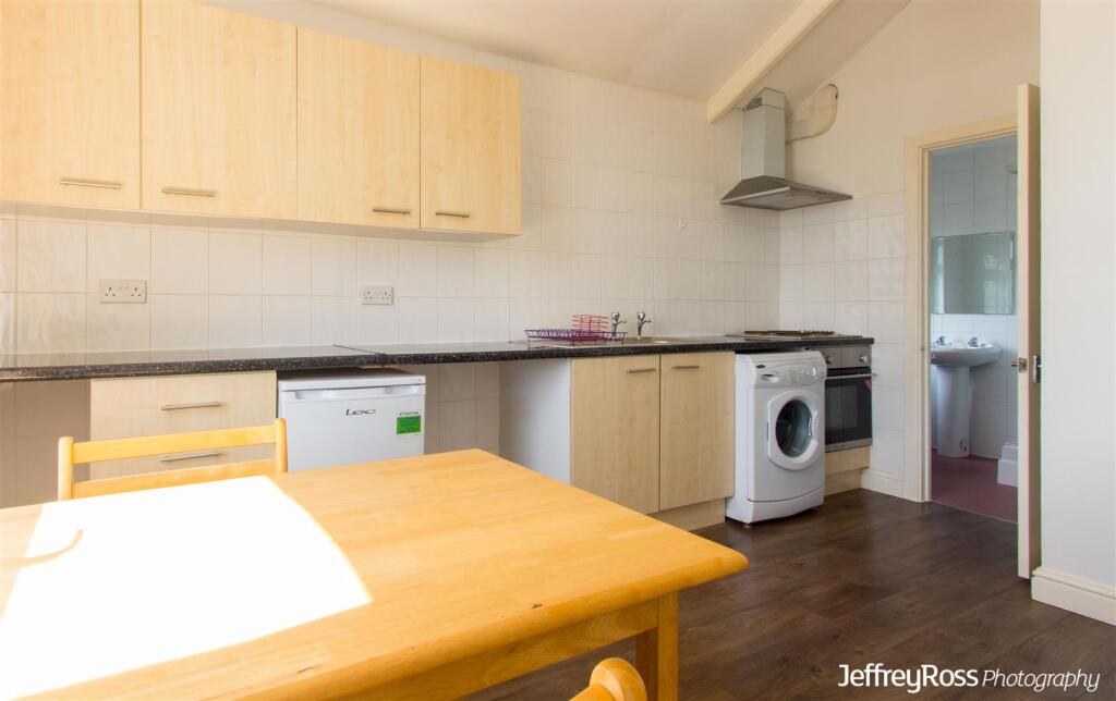 1 bed 1st Floor Flat for rent in Cardiff. From Jeffrey Ross - Roath