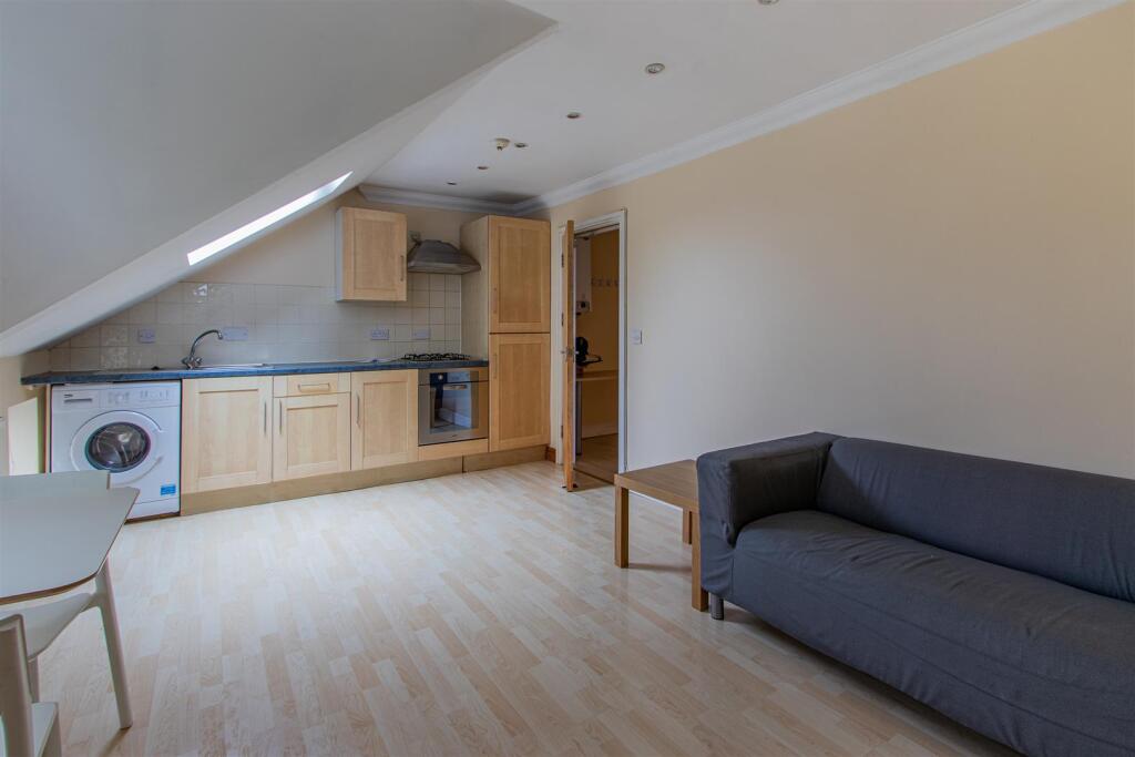 1 bed 1st Floor Flat for rent in Cardiff. From Jeffrey Ross - Roath 1 bed 1st Floor Flat for rent in Cardiff. From Jeffrey Ross - Roath