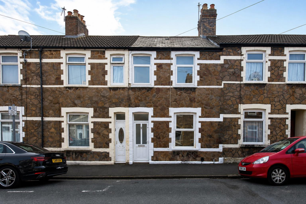 2 bed Mid Terraced House for rent in Cardiff. From Jeffrey Ross - Roath