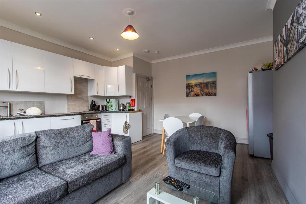 1 bed House Share for rent in Newport. From Jeffrey Ross - Roath