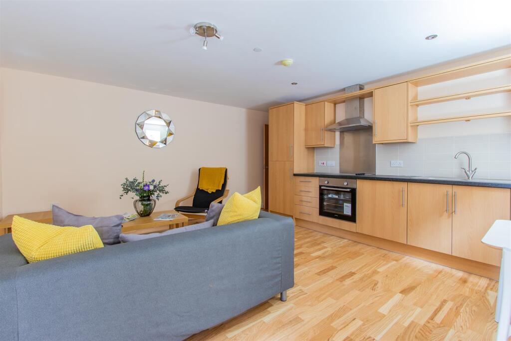 2 bed 1st Floor Flat for rent in Cardiff. From Jeffrey Ross - Roath 2 bed 1st Floor Flat for rent in Cardiff. From Jeffrey Ross - Roath