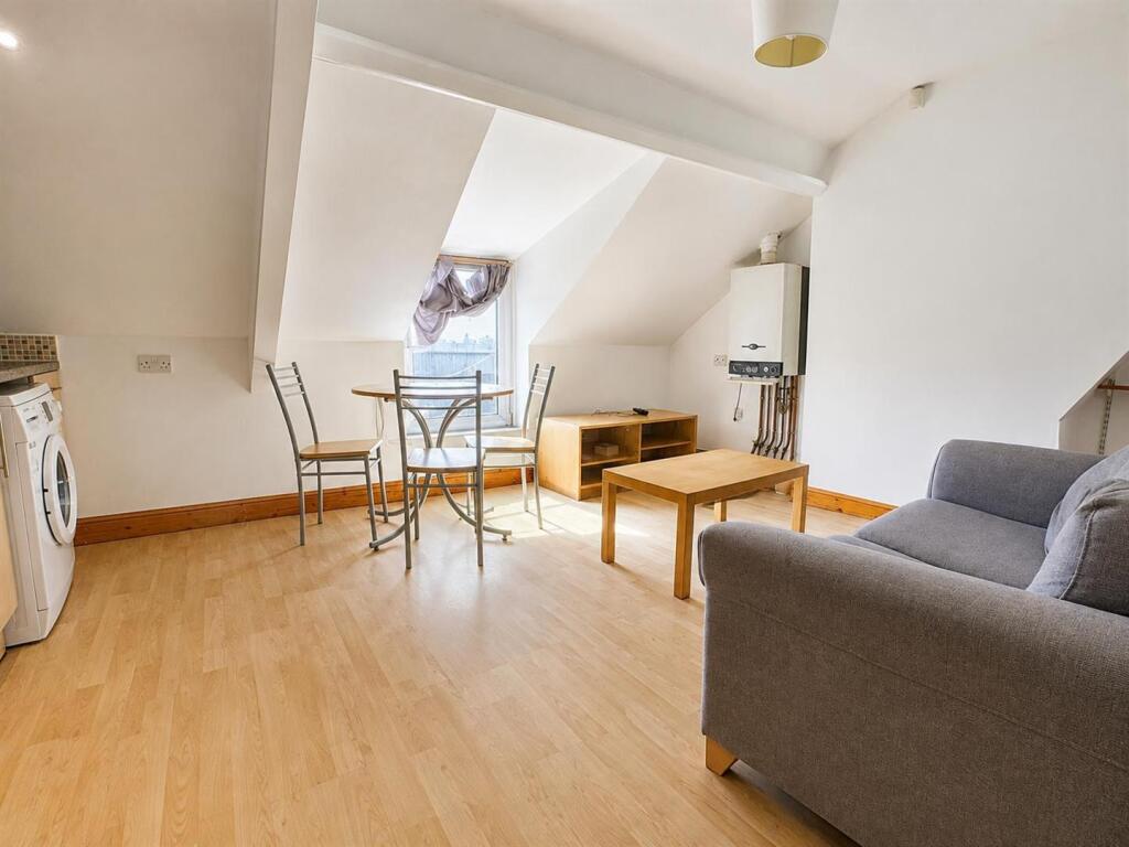 2 bed 1st Floor Flat for rent in Cardiff. From Jeffrey Ross - Roath 2 bed 1st Floor Flat for rent in Cardiff. From Jeffrey Ross - Roath