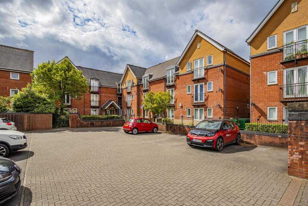 2 bed Apartment for rent in Cardiff. From Jeffrey Ross - Roath