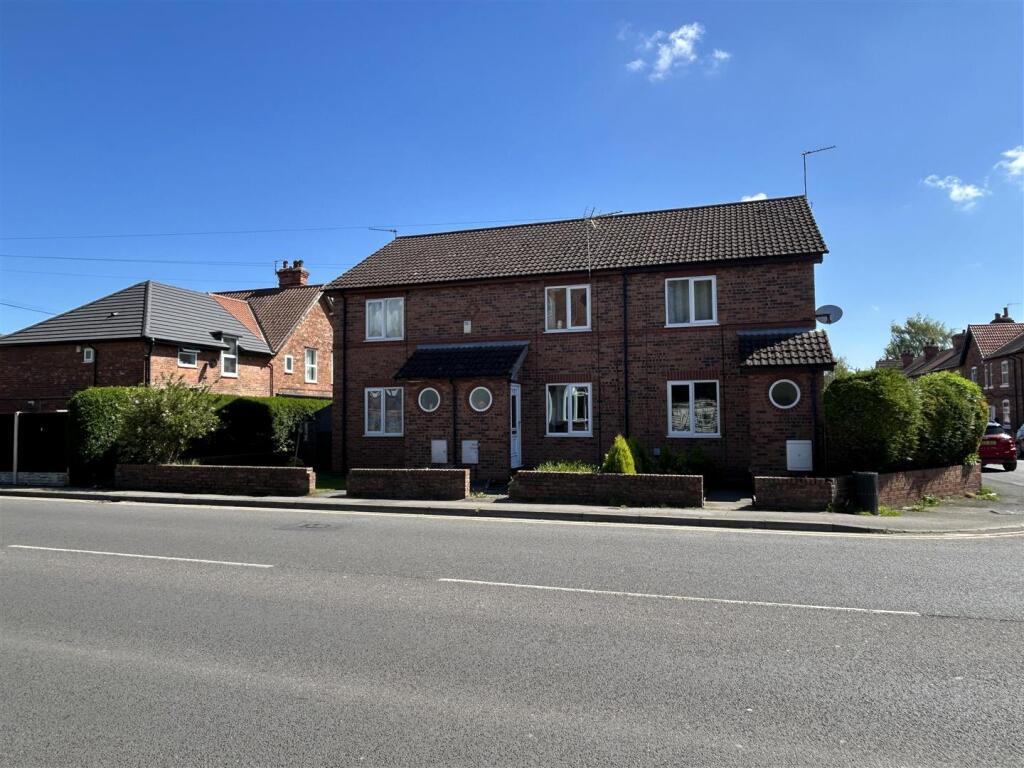 2 bed Mid Terraced House for rent in Selby. From Jigsaw Letting - Selby