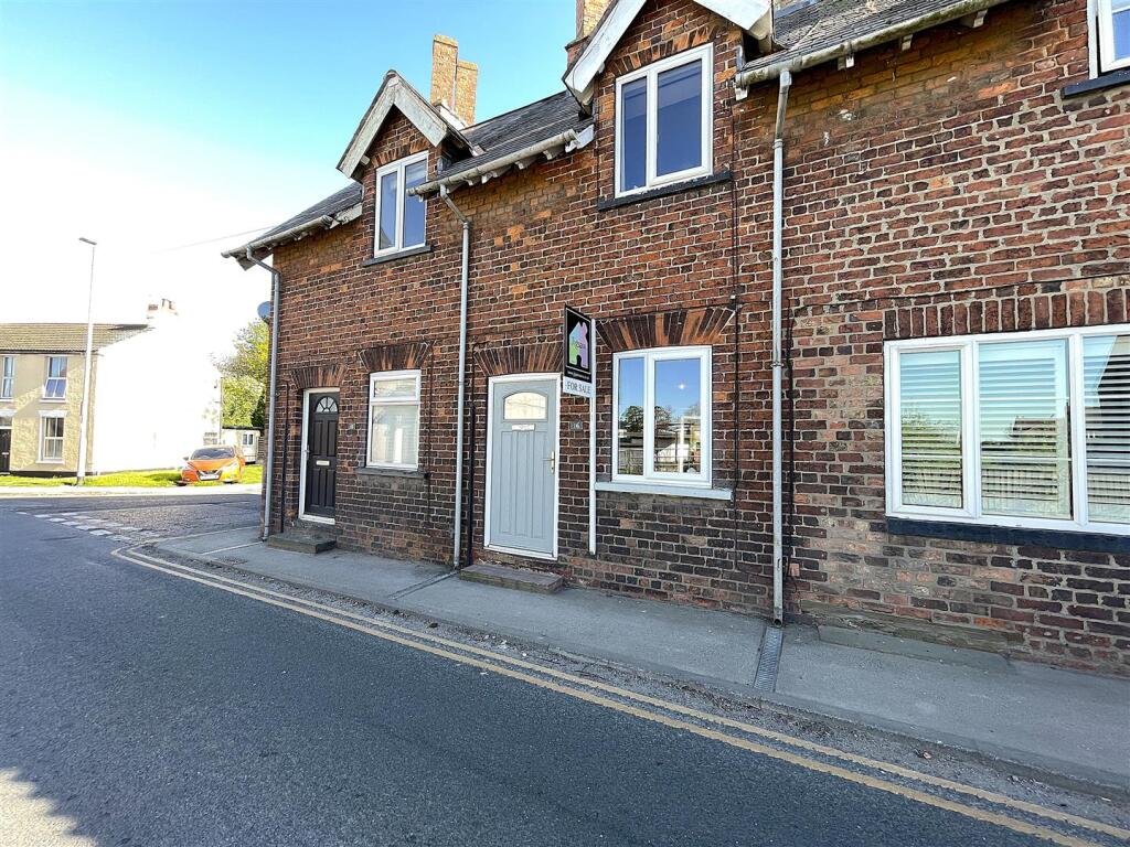 2 bed Mid Terraced House for rent in Bubwith. From Jigsaw Letting - Selby 2 bed Mid Terraced House for rent in Bubwith. From Jigsaw Letting - Selby