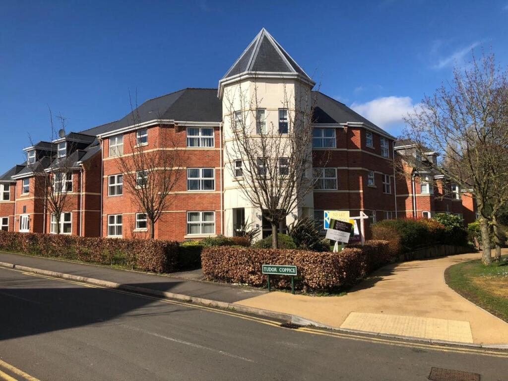 2 bed Apartment for rent in Solihull. From Senate Property Services - Knowle