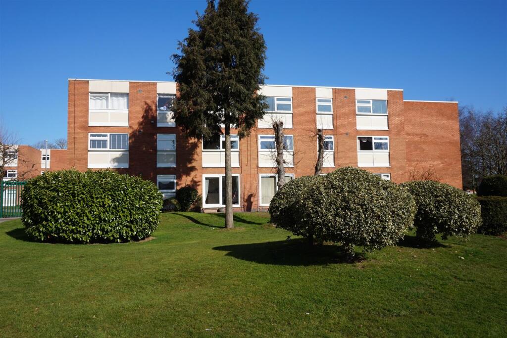2 bed Apartment for rent in Solihull. From Senate Property Services - Knowle