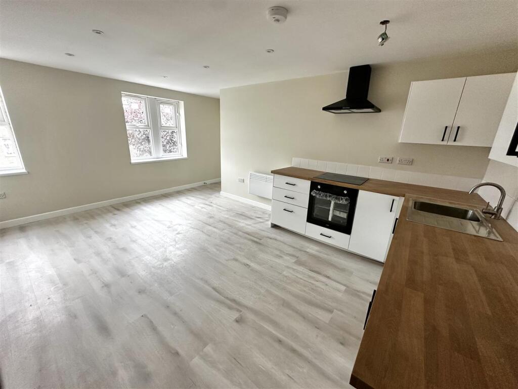 1 bed Apartment for rent in Bickenhill. From Senate Property Services - Knowle