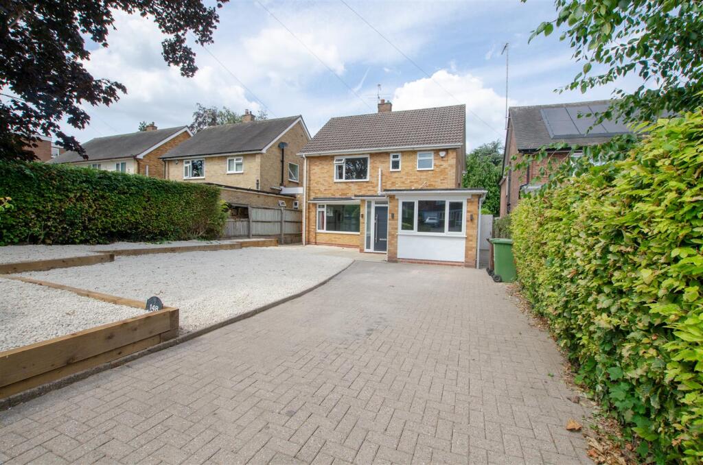 4 bed Detached for rent in Bentley Heath. From Senate Property Services - Knowle 4 bed Detached for rent in Bentley Heath. From Senate Property Services - Knowle