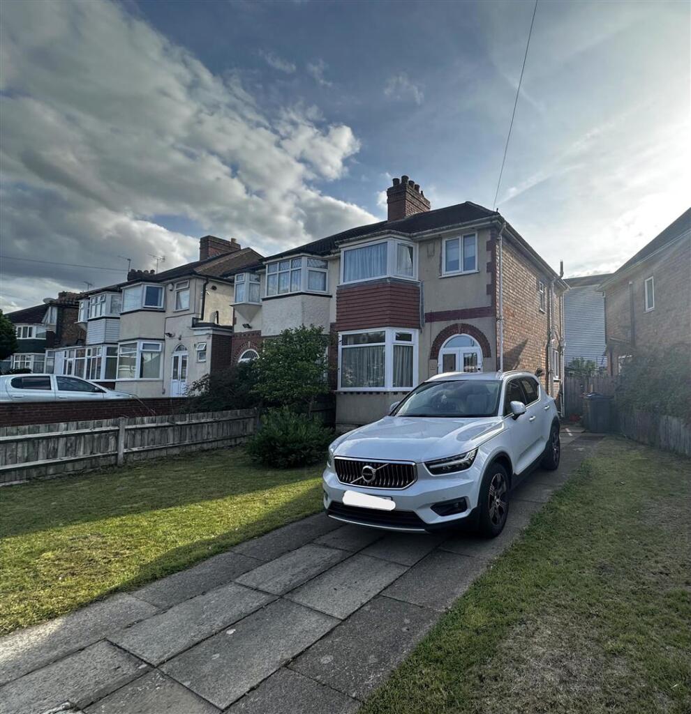 3 bed Semi Detached for rent in Birmingham. From Senate Property Services - Knowle 3 bed Semi Detached for rent in Birmingham. From Senate Property Services - Knowle