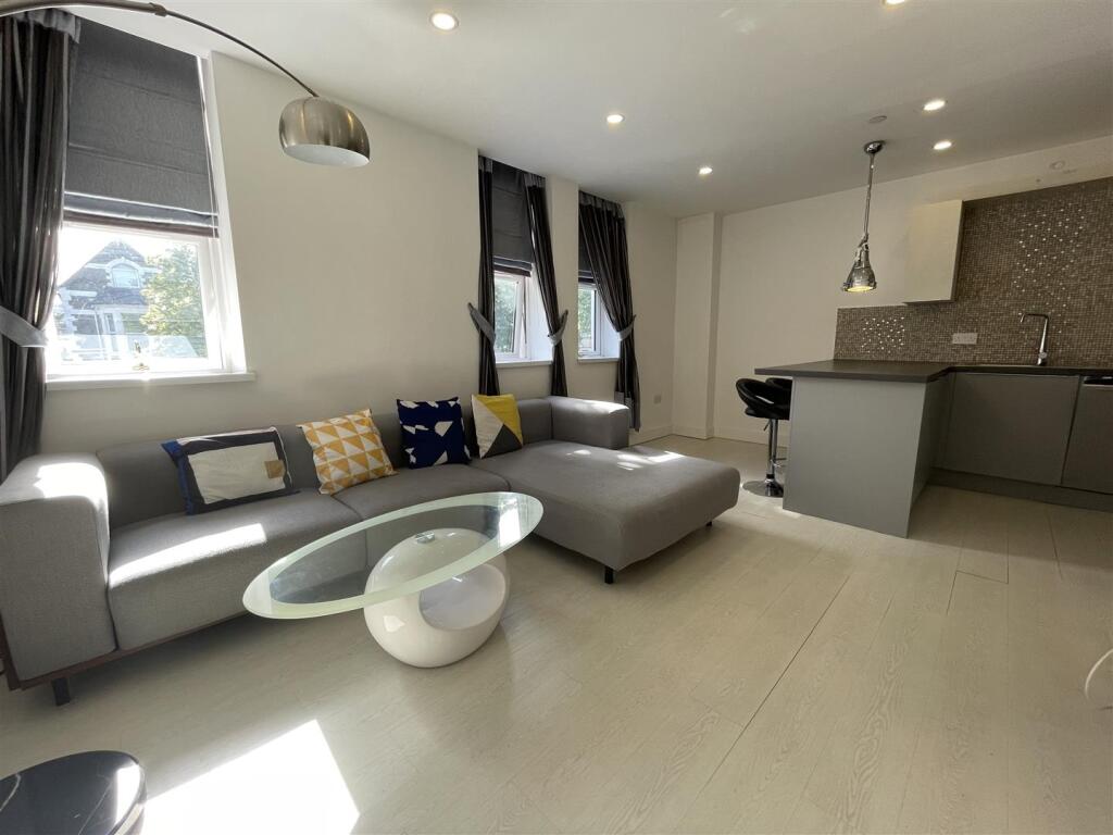 2 bed Apartment for rent in Cardiff. From JNR properties - Cardiff