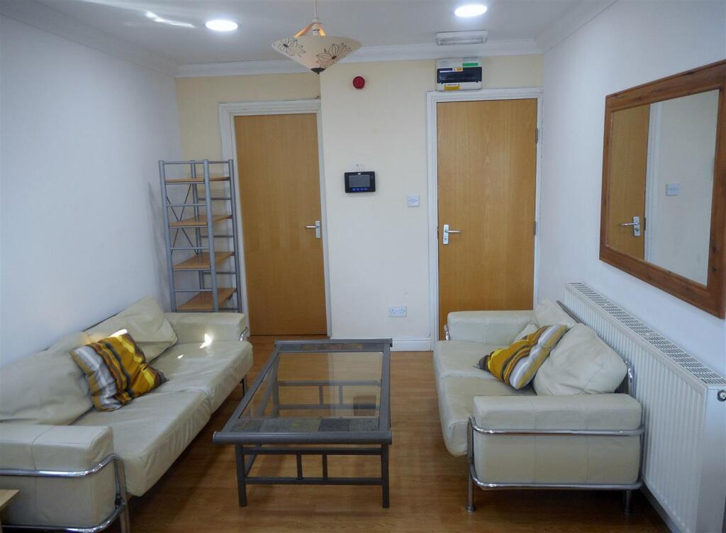 2 bed Apartment for rent in Cardiff. From JNR properties - Cardiff
