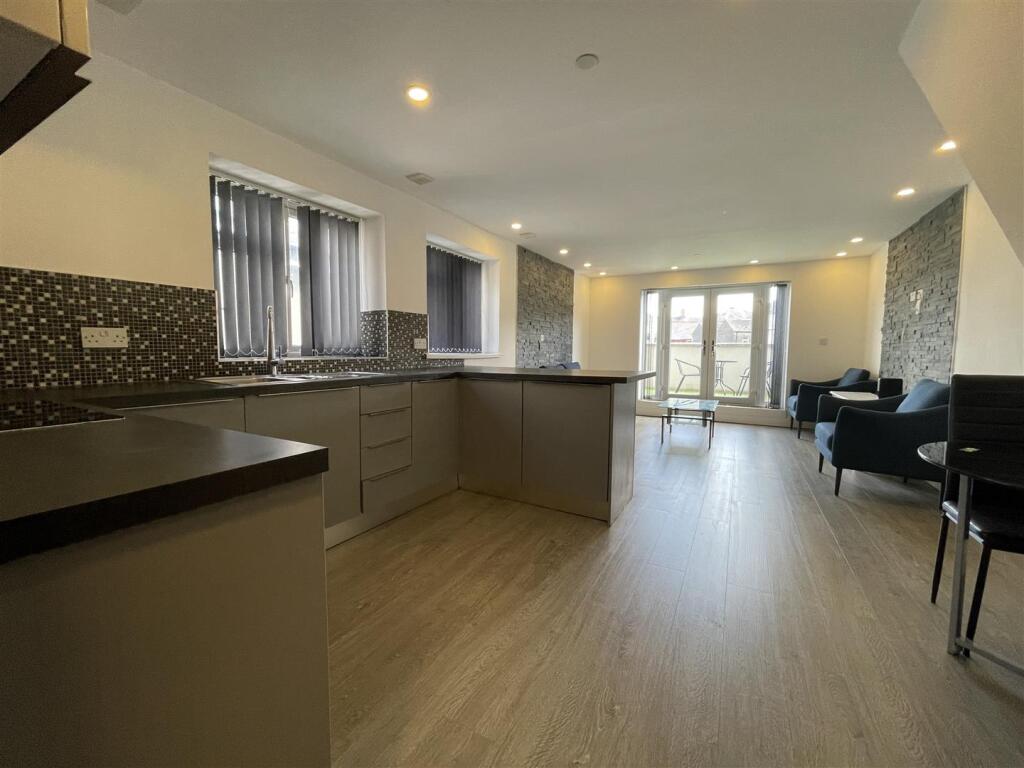 2 bed Apartment for rent in Cardiff. From JNR properties - Cardiff