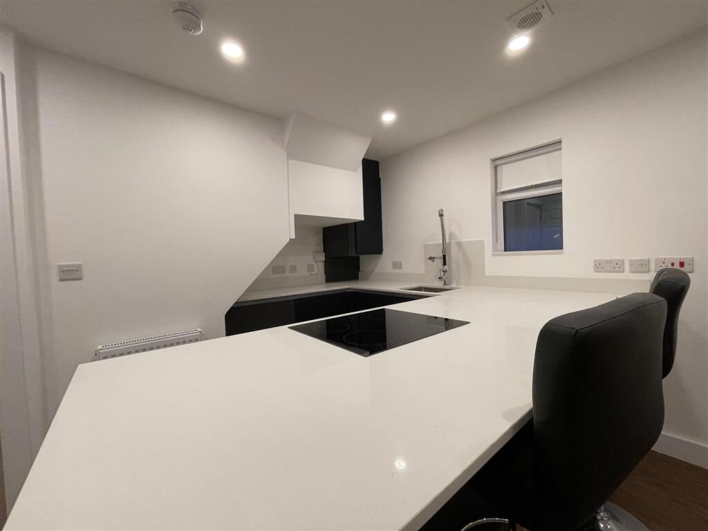 2 bed Apartment for rent in Cardiff. From JNR properties - Cardiff